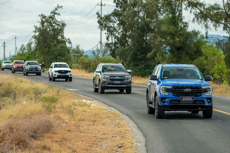 Doanh số 10 mẫu xe ôtô bán chạy nhất Việt Nam tháng 7/2022 vừa qua đã chứng kiến sự sụt giảm mạnh của nhiều mẫu xe và thứ hạng bán chạy nhất cũng đã có sự thay đổi. Theo đó, Mitsubishi Xpander vượt qua nhiều đối thủ vươn lên vị trí dẫn đầu, hay VinFats Lux A2.0 bất ngờ lọt Top xe bán chạy nhất.