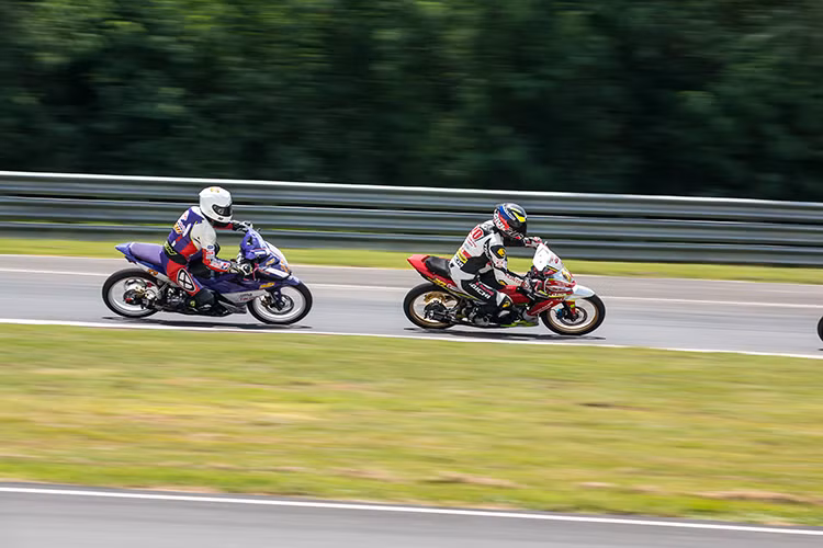 Được thành lập từ năm 2006, Yuzy là đội đua xe thể thao quy tụ những tài năng trẻ được tuyển chọn và huấn luyện bài bản để tham gia vào các giải đua trong nước và quốc tế. Trong giải đua ARRC 2016, Honda Việt Nam đã hỗ trợ cho đội đua này nhằm tạo tiền đề vững chắc cho các tay đua đạt được thành tích thi đấu tốt nhất. Tại mùa giải 2017 này, Honda Việt Nam sẽ tiếp tục tài trợ và đồng hành cùng đội đua.