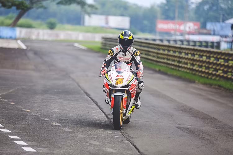 Mùa giải ARRC 2017 chỉ còn một chặng thi đấu nữa tại Thái Lan là kết thúc. Hi vọng ở chặng cuối cùng, Yuzy Honda Racing Việt Nam cũng như Bùi Duy Thông và Cao Việt Nam sẽ tiếp tục mang lại những cảm xúc thú vi và ấn tượng. Hẹn gặp lại các bạn tại Buriram và tháng 12 tới.