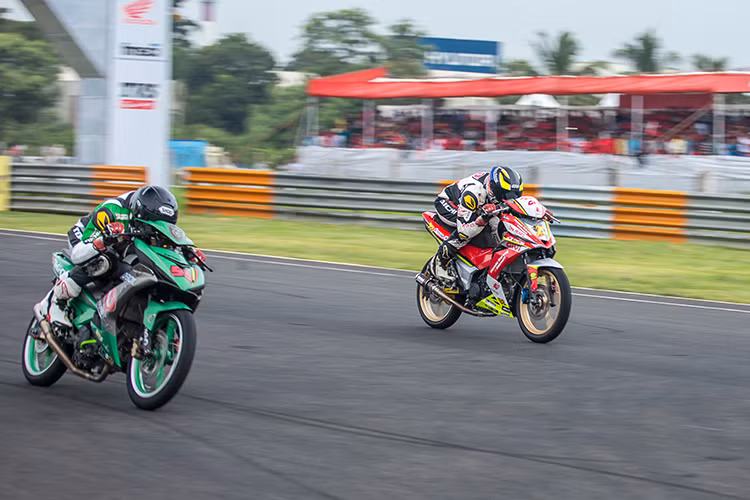 Cuối tháng 09/2017 vừa qua tại trường đua Madras Motor Race Track, tỉnh Chennai, Ấn Độ, chặng đua thứ 5 của giải đã diễn ra. Đội đua Yuzy Honda Việt Nam Racing tham dự chặng Ấn Độ với lực lượng mạnh nhất và kèm theo đó là một tâm lý thi đấu thoải mái khi gần như đã không còn cơ hội vô địch. Nhưng đội đua đã thực sự tạo nên được bất ngờ lớn ở chặng này.
