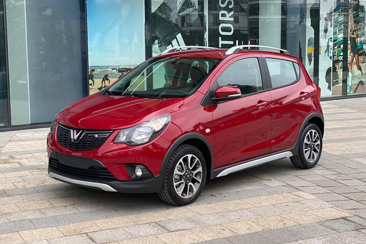 Với kết quả đạt được, VinFast Fadil tiếp tục giữ vững ngôi đầu trong 10 xe ôtô bán chạy nhất Việt Nam tháng 8/2021. So với các mẫu xe cùng phân khúc, mức giá của Fadil sau khi trừ các ưu đãi của hãng thuộc diện tốt nhất thị trường. Bên cạnh đó đây cũng là mẫu xe có nhiều trang bị an toàn, sức mạnh động cơ tốt nhất phân khúc.