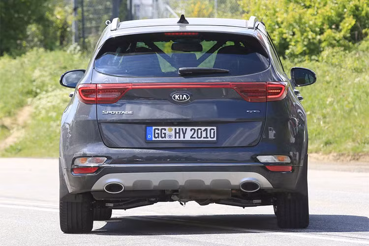 Hệ dẫn động EcoDynamics+ của Kia Sportage 2019 bao gồm động cơ diesel R 4 xi-lanh, dung tích 2.0 lít, ắc-quy 48V và bộ máy phát điện khởi động mild hybrid. Hiện hãng Kia chưa công bố thông số vận hành của hệ dẫn động này. Ngoài ra, Sportage phiên bản 2019 còn được trang bị động cơ diesel U3 CRDI 4 xi-lanh, dung tích 1,6 lít mới. Kia khẳng định đây là động cơ diesel sạch nhất của hãng từ trước đến nay.