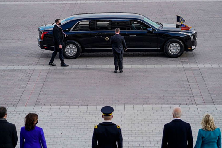 Mẫu Cadillac One đầu tiên được ông Obama sử dụng xuyên suốt 8 năm, qua 2 nhiệm kỳ. Thậm chí, mẫu xe này còn được Tổng thống kế nhiệm Donald Trump sử dụng tiếp do The Beast thế hệ mới chưa hoàn thiện. Được đưa vào sử dụng từ tháng 9/2018, Quái thú The Beast 2.0 có một số khác biệt so với The Beast "đời đầu". 