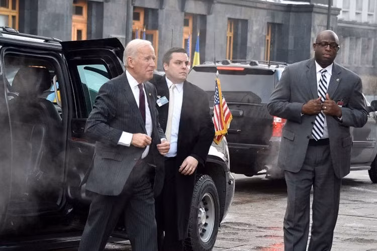 Đến nay, The Beast 2.0 vẫn còn là một ẩn số. Tuy nhiên, khả năng phòng thủ và bảo vệ sẽ nâng cấp hơn bản cũ. "Quái thú" ví như pháo đài di động. Trong mỗi chuyến đi, cơ quan mật vụ Mỹ thường sử dụng hai chiếc limousine bọc thép giống hệt nhau để tăng thêm khả năng bảo vệ người đứng đầu Nhà Trắng. 