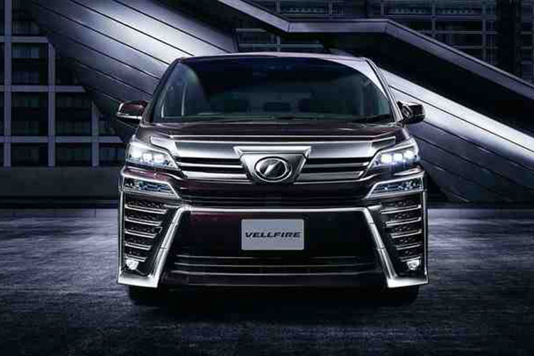 Cụ thể, chủ tịch Lexus ở Manila (Lexus Philippines) - Ông Raymond Rodriguez đã tuyên bố Lexus sẽ giới thiệu một chiếc minivan sang trọng. và có thể nó sẽ được nâng cấp từ "người anh em" Toyota Alphard.