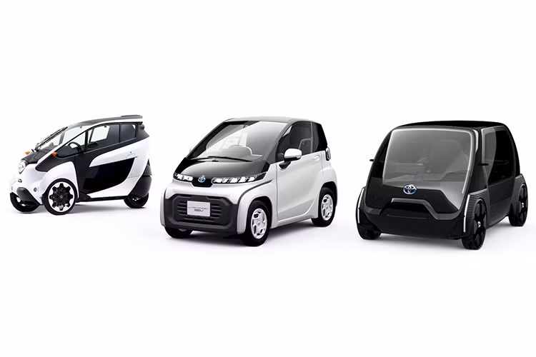 Hiện tại, mẫu concept BEV có 3 chế độ gồm Drive, Office và Relax, mỗi chế độ sẽ có một thiết lập nội thất hoàn toàn khác nhau. Bên cạnh mẫu xe điện này, Toyota cũng sẽ trưng bày các sản phẩm như i-Road với thiết kế 3 bánh và 3 mẫu xe điện BEV nhỏ gọn dành cho khu vực đi bộ như: Standing Type, Seated Type và Wheelchair-linked Type.