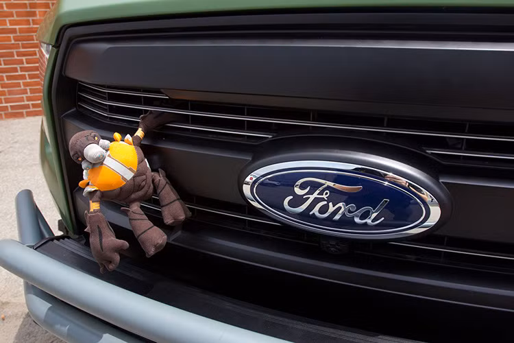 Ford cho biết F-150 Halo Sandcat đặc biệt đến nỗi nó còn được đặt tên là M552 bởi tổ chức United Nations Space Command, tổ chức giả tưởng có quyền lực cao nhất trong tựa game Halo.