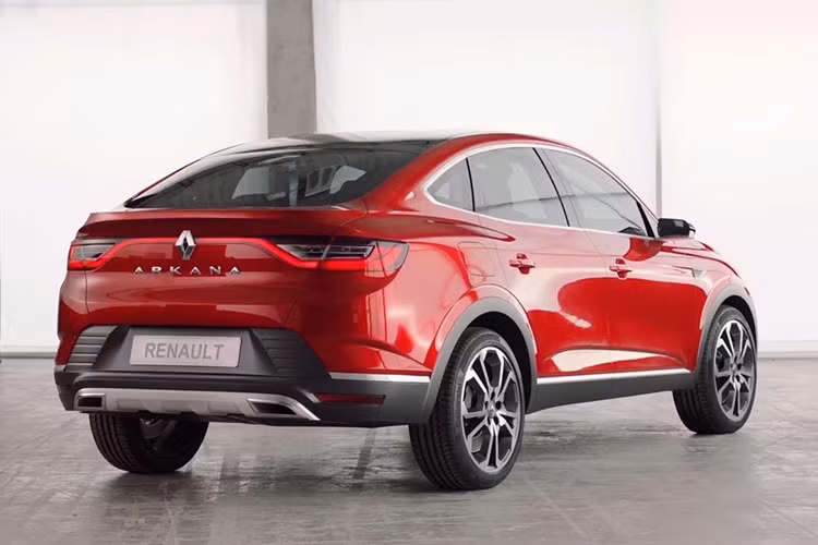 Tùy từng bản trang bị, Arkana 2019 tại thị trường Nga sẽ đi kèm hệ thống thông tin giải trí Easy Link với màn hình 8 inch, hỗ trợ Apple CarPlay, Android Auto và Yandex Avto. Thêm vào đó là hệ thống âm thanh Bose cao cấp, đèn viền trang trí nội thất 8 màu và 7 tùy chọn màu sơn ngoại thất, bao gồm màu xanh lục ánh nâu dành riêng cho mẫu xe này.