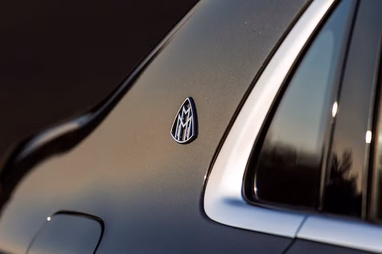 S-Class mới cũng sẽ có các lựa chọn động cơ dầu diesel như S350d 4MATIC và S400d 4Matic dung tích 3.0L có sức mạnh lần lượt là 286 mã lực/ 600 Nm và 340 mã lực/700 Nm cùng với mức tiêu hao nhiên liệu 5,5 và 5,6 lít/ 100 km. Ngoài ra, còn có cả tùy chọn động cơ xăng V6, tăng áp kép, với công suất tối đa 408 mã lực và mô-men xoắn cực đại 500 Nm.