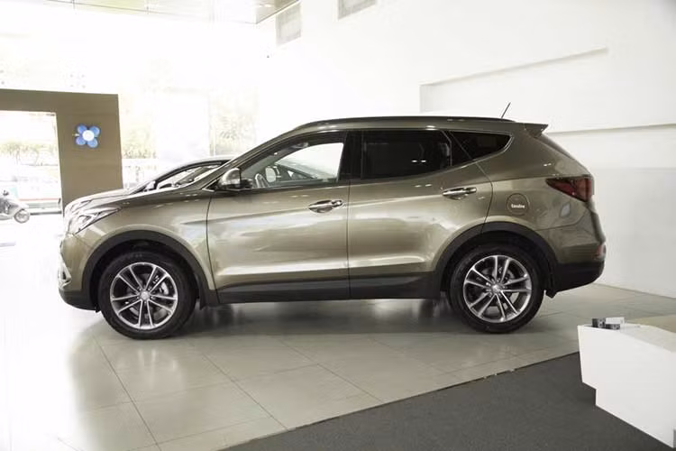 Hiện HTC sẽ chỉ giải quyết các đơn hàng cho mẫu SantaFe đặt trước và đã ngừng nhận thêm các đơn hàng phát sinh. Dây chuyền sản xuất SantaFe thế hệ cũ sẽ ngừng hoạt động để dọn đường cho việc lắp ráp phiên bản mới từ cuối năm 2018. Nhiều khả năng SantaFe thế hệ mới sẽ được giới thiệu và bán ra ngay trong tháng 11/2018.