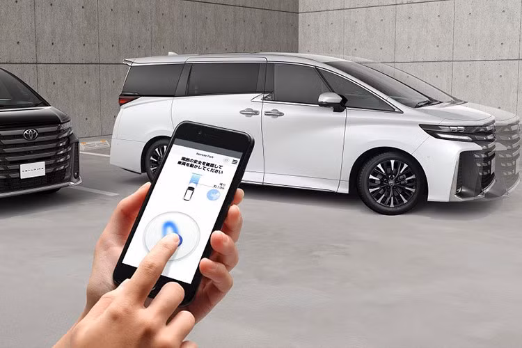 Khi mua Toyota Alphard 2023, khách hàng Nhật Bản có thể chọn 1 trong 2 loại động cơ. Đầu tiên là động cơ xăng mã 2AR-FE với 4 xi-lanh, hút khí tự nhiên, dung tích 2.5L, tạo ra công suất tối đa 180 mã lực tại tua máy 6.000 vòng/phút và mô-men xoắn cực đại 235 Nm tại tua máy 4.100 vòng/phút. Động cơ này đi kèm với hộp số biến thiên vô cấp Super CVT-i và hệ dẫn động cầu trước hoặc 4 bánh toàn thời gian.