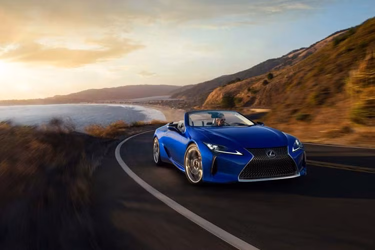 Giá xe Lexus LC 500 Convertible Inspiration Series đầu tiên đã chính thức được bán vào ngày thứ 6 tuần trước ở mức 2 triệu USD (khoảng 46,3 tỷ đồng). Chủ xe sẽ nhận hàng vào tháng 7 năm nay và số tiền đấu giá sẽ được chuyển đến quỹ từ thiện Boys &amp; Girls Club of America and Bob Woodruff Foundation.