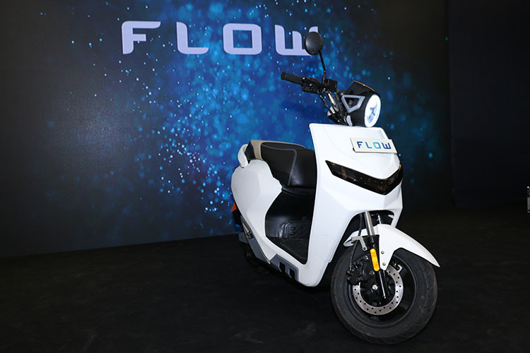 Hiện tại mẫu xe điện 22 Motors Flow đang được bán ra tại Ấn Độ với giá khoảng 74.740 Rupee (tương đương 25,6 triệu đồng). Thương hiệu xe điện Ấn Độ đặt mục tiêu sẽ bán được 200.000 chiếc Flow trong vòng 3
