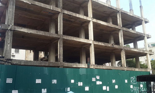 Dự án Trung tâm thương mại và dịch vụ Trương Định của Hapro xây đến tầng 4 rồi bỏ hoang hơn 10 năm nay.