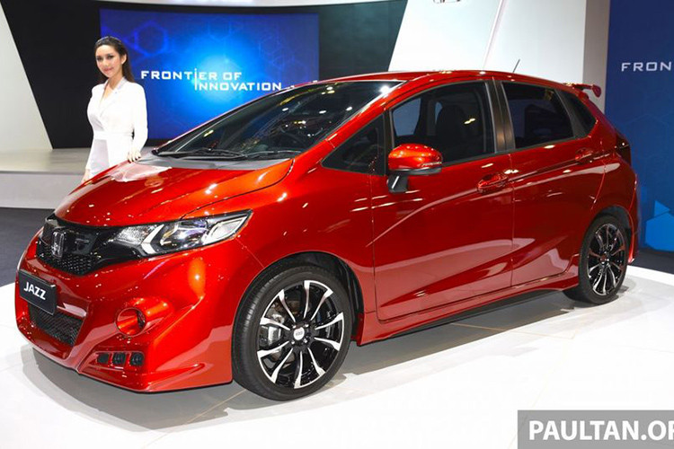 Honda Jazz phiên bản độ Mugen vẫn được duy trì khối động cơ i4 1.5L hút khí tự nhiên SOHC cho ra công suất tối đa 118 mã lực và 145 Nm mô-men xoắn. Đi kèm với đó là hệ dẫn động cầu trước và hộp số CVT vô cấp.