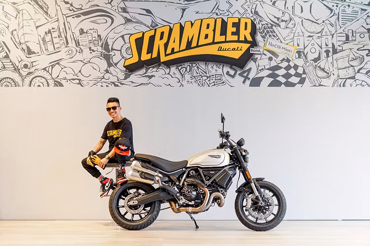 Con số 405 trên siêu môtô Ducati Superleggera V4 hàng hiếm, rất có thể là lý do chính để đại gia Minh Nhựa chi tiền khủng nhằm làm chủ nhân của 1 trong 500 xe Ducati Superleggera V4 trên toàn thế giới.