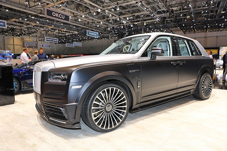 Mức giá xe Rolls-Royce Cullinan Billionaire Mansory lên đến 785.000 Euro, (tương đương 887.000 đô la hay 20,58 tỷ đồng). Như vậy, chiếc SUV siêu sang Rolls-Royce Cullinan Billionaire của Mansory có giá bán cao hơn 562.000 đô la, tương đương 13,03 tỷ đồng so với 1 chiếc Rolls-Royce Cullinan tiêu chuẩn.