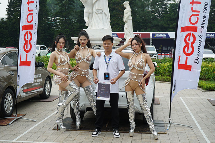 Theo phía BTC cho hay, mỗi hệ thống loa độ trên xe ôtô tham gia EMMA 2022 đều trị giá từ vài trăm triệu đồng đến hàng tỷ đồng. Ở một số hạng mục nhỏ, Ban tổ chức giới hạn số tiền đầu tư tối đa (tính theo Euro) để đảm bảo công bằng cho tất cả thí sinh.