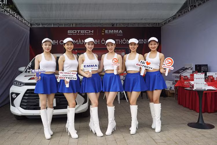 Đa số các thiết bị, linh kiện âm thanh được nhập khẩu trực tiếp từ các hãng âm thanh và hãng xe độ nổi tiếng thế giới như: i-sotec, Dragster Audio, TMT, DB Drive, Gladen, Kicker,... Những linh kiện được các kỹ sư khéo léo lắp đặt vào các vị trí bên trong xe, đảm bảo tính thẩm mỹ và khả năng tái tạo âm thanh sống động.