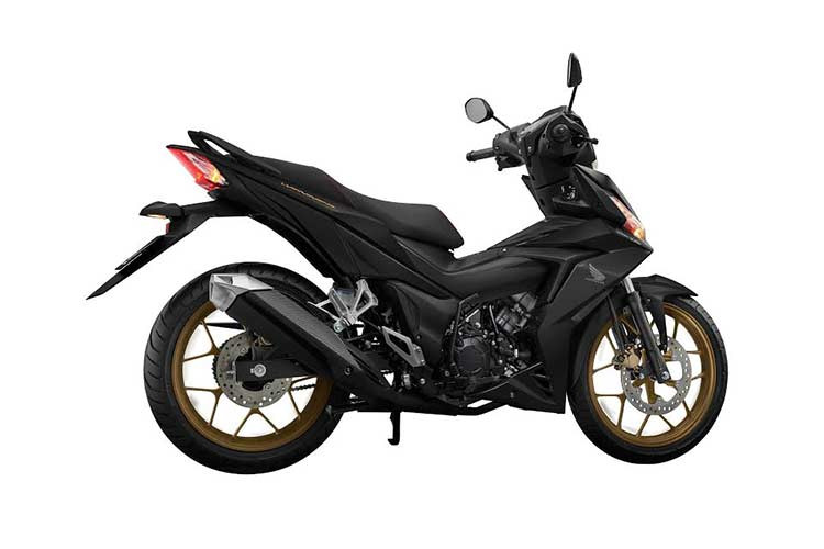 Trên phiên bản Honda Winner 150 bản cao cấp mới, hãng xe Nhật Bản sẽ trang bị thêm cho xe dàn áo màu đen sần bí ẩn, nhưng không kém phần cứng cáp và phong cách, nổi bật trên đó là chi tiết tem "LTD" màu vàng.