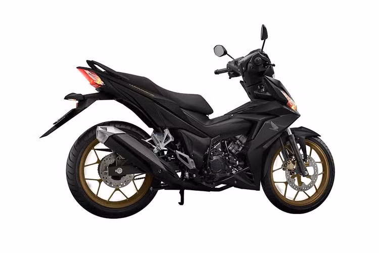 Trên phiên bản Honda Winner 150 bản cao cấp mới, hãng xe Nhật Bản sẽ trang bị thêm cho xe dàn áo màu đen sần bí ẩn, nhưng không kém phần cứng cáp và phong cách, nổi bật trên đó là chi tiết tem "LTD" màu vàng.