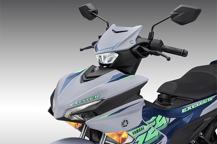 Thiết kế xe mang ngôn ngữ R-Series. Ốp và bộ tem giúp Yamaha Exciter 155 VVA -ABS trở nên phá cách.