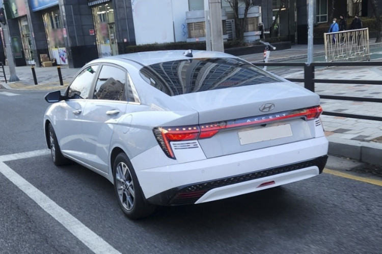 Trong năm 2023, Hyundai Accent ghi nhận doanh số tăng trưởng ấn tượng với 17.452 xe được bán ra, đứng thứ hai thị trường Việt Nam. Chính vì thế, trong năm 2024, khả năng thế hệ mới của xe được giới thiệu tại Việt Nam là rất cao.