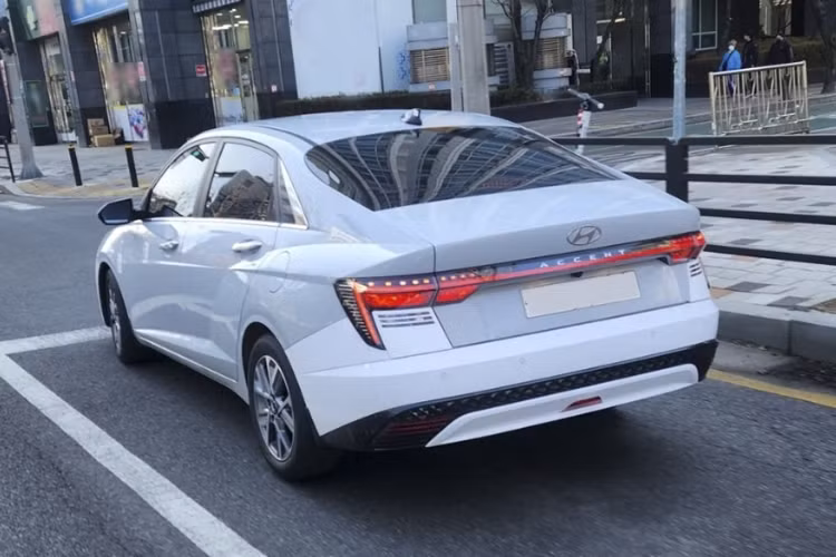 Trong năm 2023, Hyundai Accent ghi nhận doanh số tăng trưởng ấn tượng với 17.452 xe được bán ra, đứng thứ hai thị trường Việt Nam. Chính vì thế, trong năm 2024, khả năng thế hệ mới của xe được giới thiệu tại Việt Nam là rất cao.