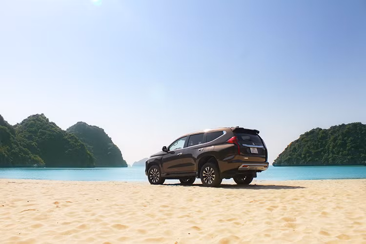 Mặc dù trải nghiệm chưa nhiều, tuy nhiên theo đánh giá có thể thấy Mitsubishi Pajero Sport 2020 mới khá mạnh mẽ, sở hữu sức mạnh đa địa hình đi kèm nhiều công nghệ xịn sò cũng như các tính năng an toàn "tận răng"... ngoài ra nó còn có không gian nội thất rộng rãi và khả năng vận hành ổn định dễ tiếp cận và đáng mua nhất đối với đại đa số người tiêu dùng Việt hiện nay.