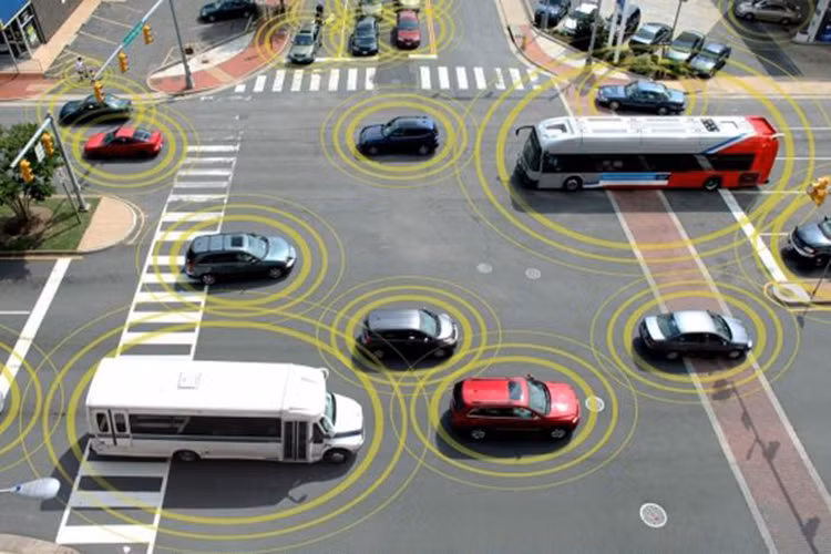 Trên mỗi chiếc xe tự lái này sẽ được trang bị 6 bộ Lidar - hệ thống sử dụng laser hoạt động như radar, cùng với đó là 2 camera trên bản điều khiển để quét các chương ngại vật và quan sát các tín hiệu đèn giao thông.