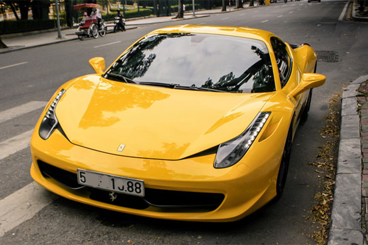 Màu tương khắc của mệnh Thủy là màu vàng hoặc vàng đất, vì những màu này tương ứng với hành Thổ, mà Thổ thì khắc Thủy. Bên cạnh đó, người mua cũng cần thận trọng khi mua bán và sử dụng các vật dụng, sản phẩm có màu tương khắc với mệnh trên xe để có thể an tâm khi sử dụng xe.