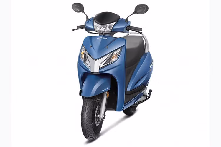 Hiện tại, Honda Activa 2018 đã chính thức bán ra tại Ấn Độ với 3 phiên bản gồm; tiêu chuẩn vành nan giá 59,621 Rupee (khoảng 20 triệu đồng), bản vành đúc có giá 61.558 Rupee (tương đương 20,7 triệu đồng) và phiên bản phanh đĩa, có giá 64.000 Rupee (tương đương 21,5 triệu đồng).