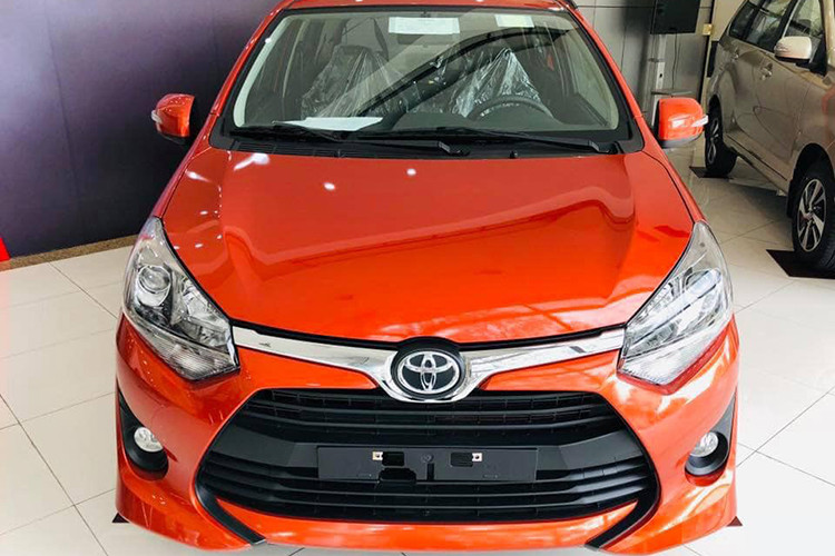 Ngoài việc Toyota Wigo giảm giá bằng tiền mặt, các khách hàng khi mua mẫu xe cỡ nhỏ giá rẻ này tại các đại lý chính hãng trong tháng 7/2019 còn được khuyến mãi thêm bộ phụ kiện trị giá 10 triệu đồng bao gồm ghế da, trải sàn, dán kính… Trong khi đó, tại khu vực TP HCM, Toyota Wigo có mức giảm thấp hơn khi được các đại lý giảm giá khoảng 15 triệu đồng, áp dụng chung với cả 2 phiên bản.
