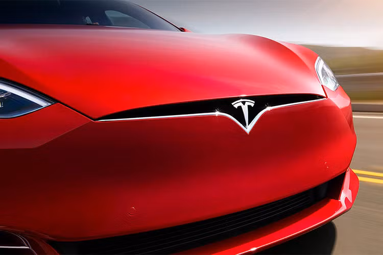 Elon Musk cũng cho biết rằng Tesla Model 3 phiên bản hiệu năng cao sẽ có khả năng xử lý và cảm giác lái tốt hơn cả chiếc BMW M3 (F80). Về giá bán, Elon Musk cho biết Tesla Model 3 phiên bản hiệu năng cao sẽ có giá khoảng 78.000 USD (khoảng 1,7 tỷ đồng).