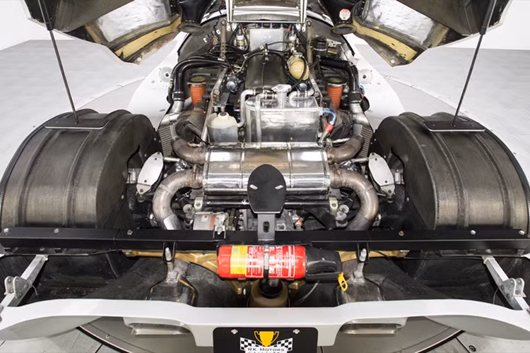 Dù tốc độ tối đa của xe chưa bao giờ được kiểm chứng nhưng việc nó xứng đáng đứng trong hàng ngũ hypercar và là một trong những siêu xe nhanh nhất thế giới là điều không phải bàn cãi.