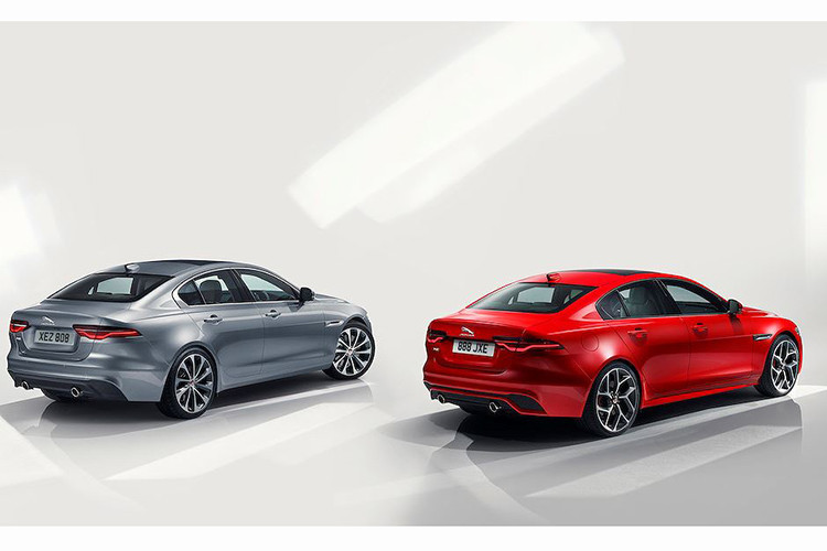 Mới đây tại Whitley, Vương quốc Anh - mẫu xe Jaguar XE 2020 phiên bản nâng cấp giữa vòng đời đã chính thức được ra mắt với thiết kế ngoại thất/nội thất ấn tượng hơn và những công nghệ vượt trội. Bắt đầu từ bên ngoài, chiếc xe đã được chỉnh sửa lớn về thiết kế để có "cá tính" rõ ràng và quyết đoán hơn.