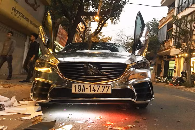 Tại thị trường Việt Nam, giá bán cụ thể mà Thaco Trường Hải niêm yết cho Mazda6 phiên bản 2017 trên thị trường là; 975 triệu đồng cho phiên bản tiêu chuẩn; 1,020 tỷ đồng cho phiên bản Premium 2.0L và 1,175 tỷ đồng cho phiên bản Premium 2.5L. Đối thủ của nó bao gồm; Toyota Camry, Hyundai Sonata và Honda Accord.