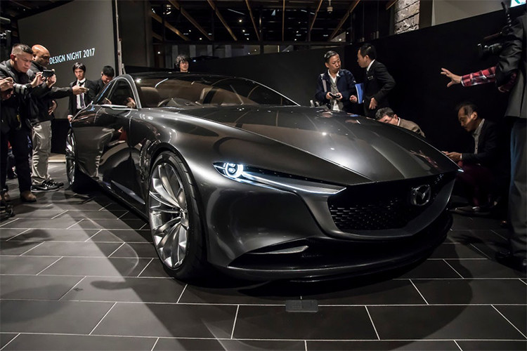 Rất có thể Vision Coupe sẽ là hình mẫu của Mazda6 nói riêng và các mẫu xe tương lai của hãng xe hơi Mazda nói chung. Ngôn ngữ thiết Kodo (linh hồn của chuyển động) đã gắn liền với Mazda hơn 5 năm. Đã đến lúc Mazda phải cải tiến ngôn ngữ Kodo và mẫu concept Vision Coupe được xem là tiên phong cho thay đổi này.