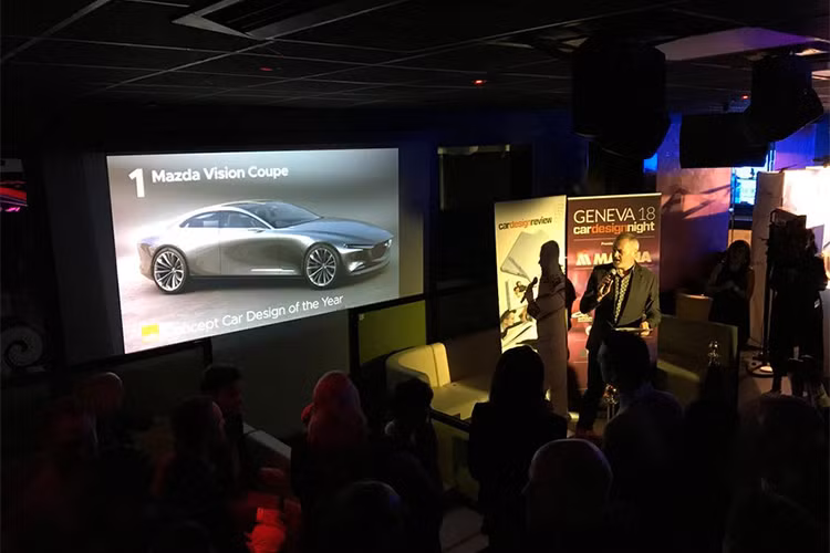 Mazda Vision Coupe phiên bản ý tưởng này sẽ vẫn đang tiếp tục tour diễn toàn cầu của mình bằng việc có mặt tại Geneva Motor Show 2018. Trước đó, mẫu xe này đã bắt đầu xuất hiện tại Tokyo Motor Show rồi tới Los Angeles Auto Show vào tháng 11/2017.