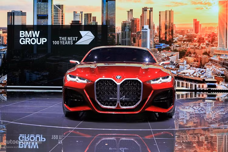 Những thay đổi lớn trong thiết kế của BMW được biết đến rộng rãi với sự bắt đầu của X7, cũng như bản facelift của 7-Series. Mặc dù nhận được nhiều sự giễu cợt từ báo chí song phản hồi từ phía khách hàng là rất tích cực về những nét tươi mới này.