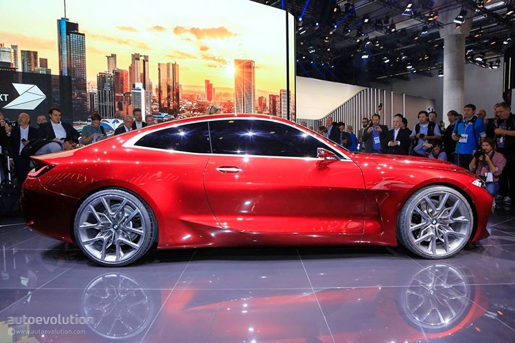 Trong một cuộc phỏng vấn, giám đốc thiết kế Adrian van Hooydonk cho biết: “Là 1 công ty, bạn liên tục phải thay đổi. Giây phút bạn dừng lại sẽ khiến bạn dễ bị vượt qua. Thị trường ngày nay cạnh tranh rất khốc liệt hơn bao giờ hết. Và điều khó khăn nhưng cần làm đó là thay đổi, ngay cả trong lúc bạn đang thành công. Trong trường hợp không thành công, bạn sẽ nhận được những lời chỉ trích rằng bạn cần thay đổi, điều đó khiến mọi thứ trở nên rắc rối.”