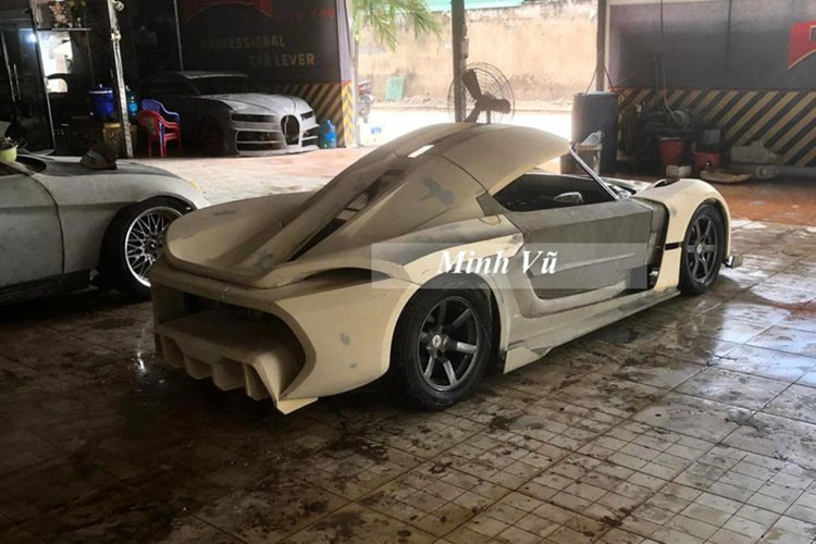 Vì có nhiều kinh nghiệm trong việc độ chế xe cũng như "nhái" các siêu phẩm đình đám trên thế giới tại Việt Nam, nên dự án này đối với những người thợ độ xe Gia Phát, TP HCM không mất nhiều công sức tìm tòi.