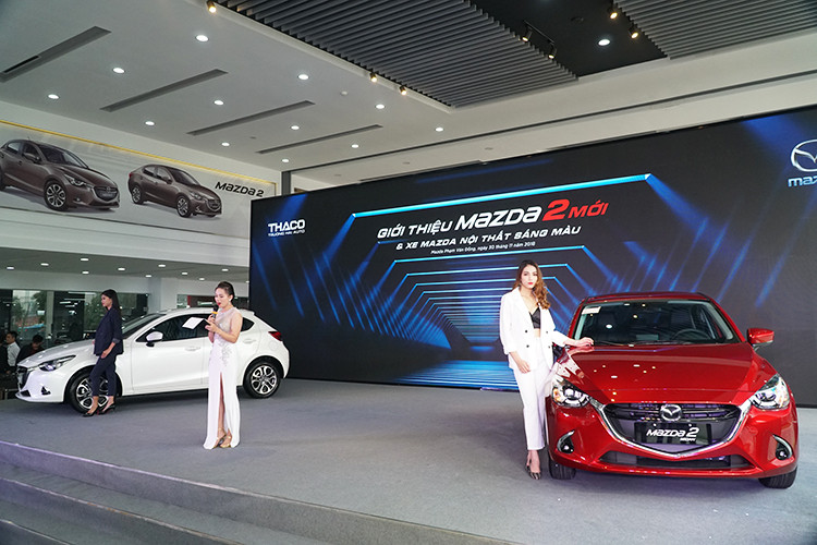 Công ty cổ phần Ô tô Trường Hải (Thaco) đã chính thức cho ra mắt phiên bản mới của dòng xe đô thị hạng B Mazda2 2018 với nhiều phiên bản và mức giá khác nhau cho khách hàng Việt dễ dàng lựa chọn. Bên cạnh đó, Thaco cũng sẽ phân phối mẫu xe Mazda2 2018 mới dưới dạng xe nhập khẩu nguyên chiếc thay vì lắp ráp trong nước như trước đây.