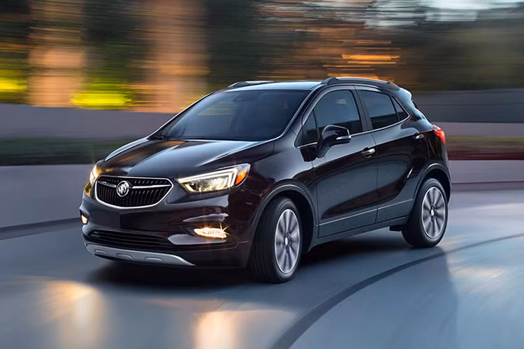 Nhờ cabin yên tĩnh, tính năng thân thiện với người sử dụng và kích thước thật nhỏ gọn, mẫu xe Buick Encore là sự lựa chọn tuyệt vời cho khách hàng. Tuy nhiên, hiệu suất khiêm tốn của Encore và không gian nội thất hạn chế là nhược điểm chính của mẫu xe này.