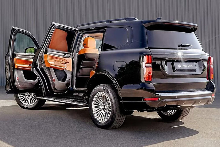 Công ty ArmorGroup của Nga cũng lưu ý rằng lớp giáp trên GWM Tank 500 độ chống đạn này được thiết kế với các mối hàn tối thiểu và bao gồm các đường nối chồng lên nhau để tăng khả năng bảo vệ.