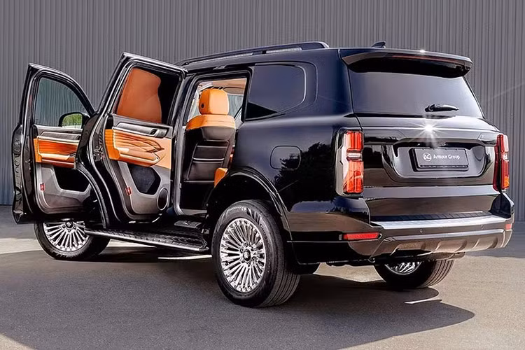 Công ty ArmorGroup của Nga cũng lưu ý rằng lớp giáp trên GWM Tank 500 độ chống đạn này được thiết kế với các mối hàn tối thiểu và bao gồm các đường nối chồng lên nhau để tăng khả năng bảo vệ.