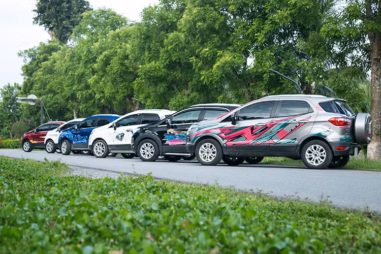 Không còn dẫn đầu về doanh số nhưng Ford EcoSport vẫn duy trì được sức bán ổn định vào khoảng 400 xe/tháng. Với thiết kế nhỏ nhắn linh hoạt trong đô thị, Ford EcoSport không chỉ thu hút khách hàng nam giới mà còn có cả nữ giới. Do đó, trong cuộc thi Paint Your “True Color” vừa qua, lượng tác giả nữ tham gia cũng khá đông đảo với những thiết kế thể hiện được quan điểm, cá tính riêng của mình.