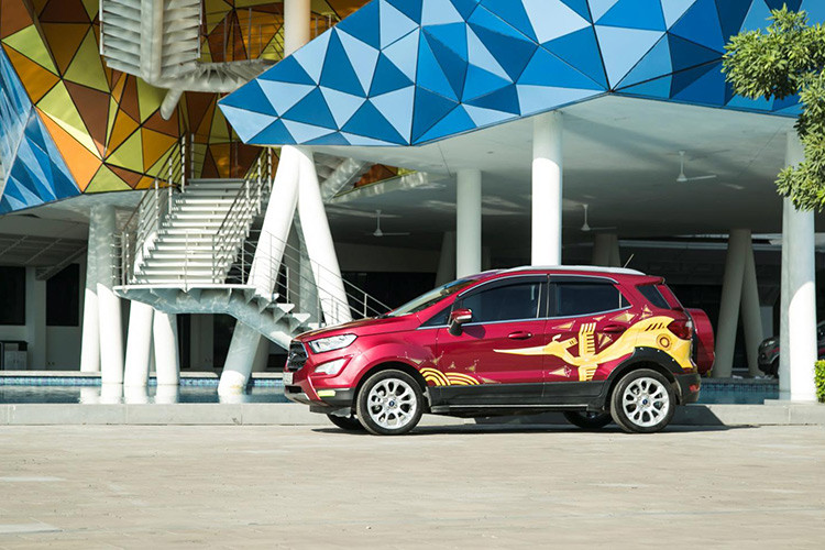 Thiết kế Ford EcoSport đẹp nhất và đã đoạt giải nhất là của anh Trần Đào Quang Huy với ý tưởng đến từ hoa văn trên trống đồng Đông Sơn, chủ đạo là hình ảnh Chim Lạc