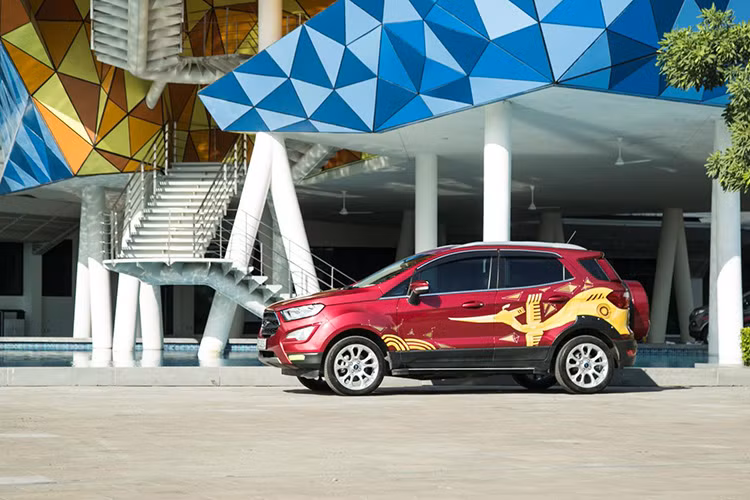 Thiết kế Ford EcoSport đẹp nhất và đã đoạt giải nhất là của anh Trần Đào Quang Huy với ý tưởng đến từ hoa văn trên trống đồng Đông Sơn, chủ đạo là hình ảnh Chim Lạc