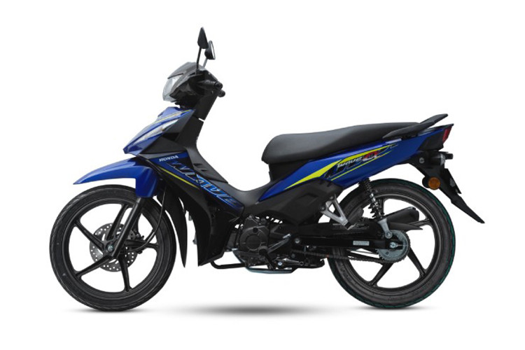 Động cơ này được trang bị hệ thống phun xăng điện tử PGM-FI, giúp cải thiện hiệu suất sử dụng nhiên liệu. Bình xăng có dung tích 4,0 lít, cho phép xe có thể di chuyển quãng đường tối đa lên đến 460 km với một lần đổ xăng.